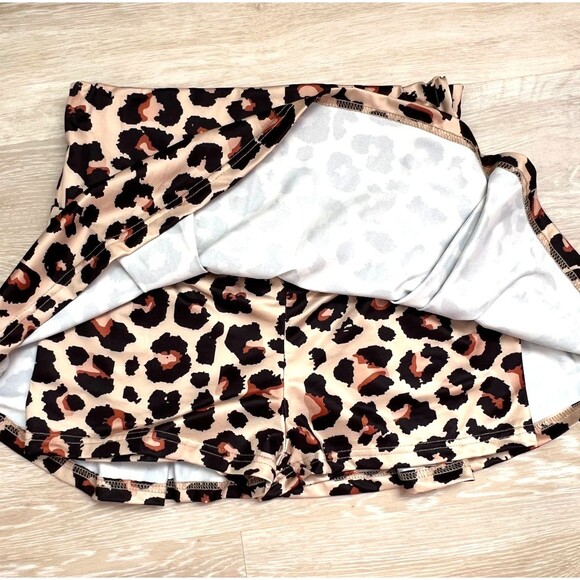 Leopard Print Tennis/Pickleball Skort – Built-In Shorts – Size M – 13” Length - Picture 6 of 6